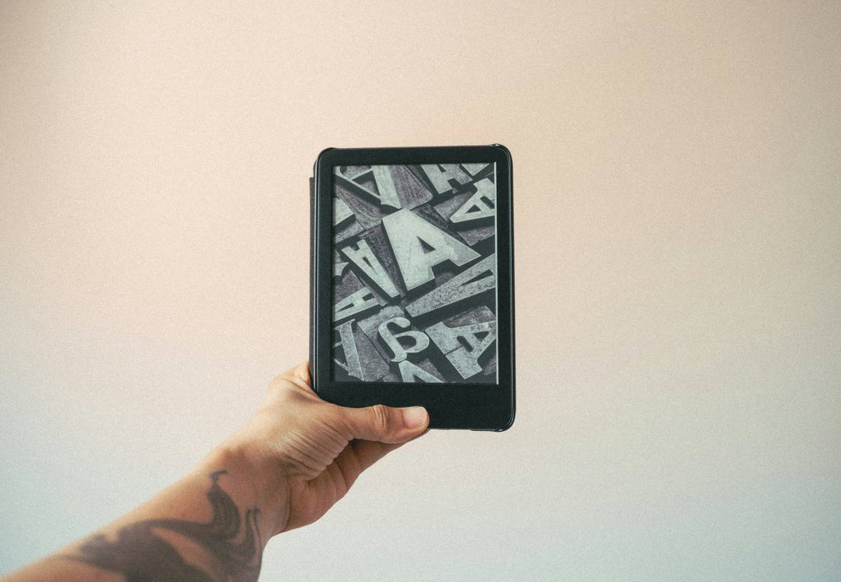 text to speech app for dyslexia showing highlighted words on a tablet screen